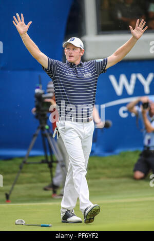 Cours de Greensboro, Caroline du Nord, USA. 19 août, 2018. 19 août 2018 : Brandt Snedeker célèbre remportant le Wyndham Championship à Sedgefield Country Club à Greensboro, NC. Jonathan Huff/CSM Crédit : Cal Sport Media/Alamy Live News Banque D'Images