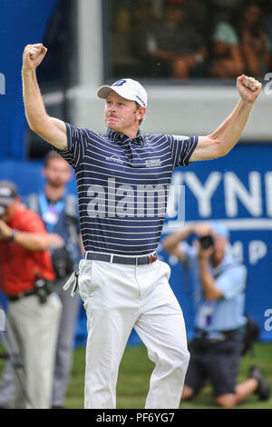 Cours de Greensboro, Caroline du Nord, USA. 19 août, 2018. 19 août 2018 : Brandt Snedeker célèbre remportant le Wyndham Championship à Sedgefield Country Club à Greensboro, NC. Jonathan Huff/CSM Crédit : Cal Sport Media/Alamy Live News Banque D'Images