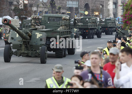 Kiev, Ukraine. 20e Août, 2018. Les soldats de l'armée ukrainienne prendre part à une répétition de la parade militaire pour le jour de l'indépendance, dans le centre de Kiev, Ukraine, le 20 août 2018. L'Ukraine va célébrer le 27e anniversaire de l'indépendance le 24 août. Crédit : Serg Glovny/ZUMA/Alamy Fil Live News Banque D'Images