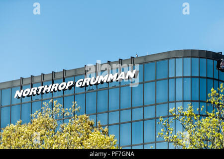 Atlanta, États-Unis - 20 Avril 2018 : Lames de Northrop Grumman office business building en Géorgie une façade en verre moderne avec connexion capitale Banque D'Images