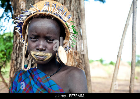 Adolescente de la tribu Mursi (Éthiopie) Banque D'Images