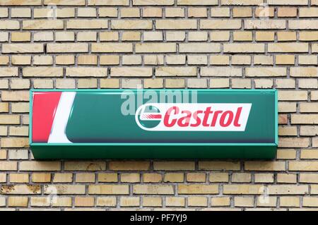 Tilst, Danemark - 10 mai 2018 : Castrol logo sur un mur. Castrol est une marque internationale d'industriel et automobile lubrifiants Banque D'Images