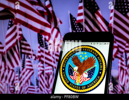 Sceau du département américain des Anciens Combattants vu affichée sur téléphone intelligent. Banque D'Images