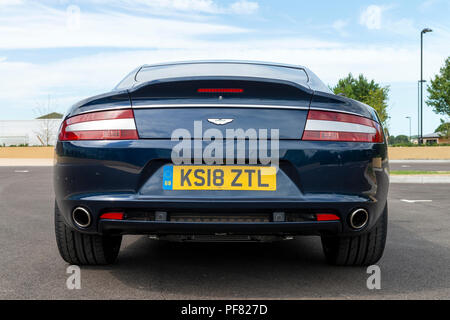 Une Aston Martin Rapide S berline sport quatre portes photographiées à Aston Martin de sa nouvelle unité de production à St Athan dans la vallée de Glamorgan. Banque D'Images