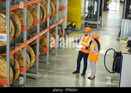 L'inventaire des stocks à l'usine Banque D'Images