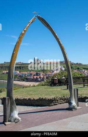 Whitby Yorkshire UK - 25 juin 2018 : les baleines à l'abbaye de Whitby Banque D'Images