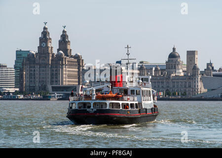 Mersey Ferry - le Royal Iris - traverser la rivière Mersey de Birkenhead retour à Liverpool, Merseyside, Angleterre Banque D'Images