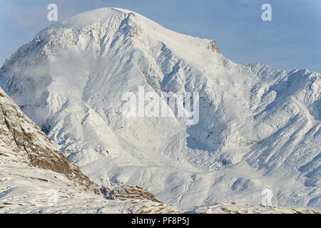 Automne dans le paysage arctique.Dans le fjord Øfjord, une partie du Scoresby Sund, à Kangertittititaq, au Groenland Banque D'Images