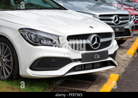 Les voitures de la marque Mercedes expose à la Foire de Gijon en 2018. 8-16-2018. L'Espagne. Banque D'Images