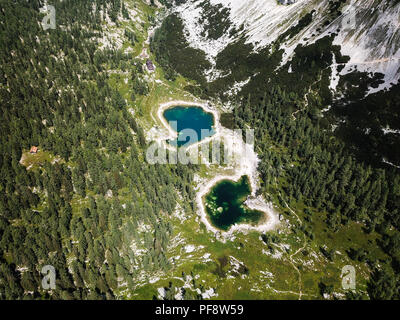 La Vallée des Lacs du Triglav (Dolina Dolina sedmerih Triglavskih jétser ; jétser) est une vallée dans les Alpes Juliennes en Slovénie qu'est l'hébergement de plusieurs lacs. Banque D'Images