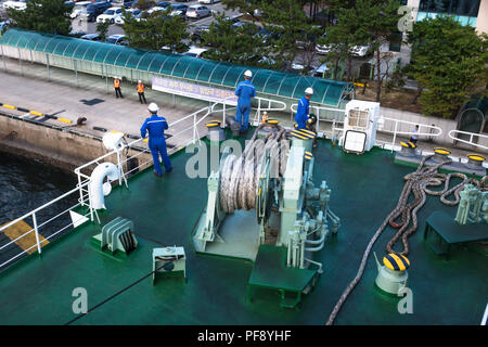 L'arrimage avec le ferry depuis le port de Mokpo à Jeju, Mokpo, Corée du Sud Banque D'Images