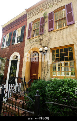 Rangée de maisons dans le quartier de Georgetown de Washington, DC. Banque D'Images