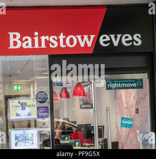 Bairstow Eves (partie de l'échelle d'un groupe plc) Agents immobiliers shop signage de Brentwood Essex Banque D'Images