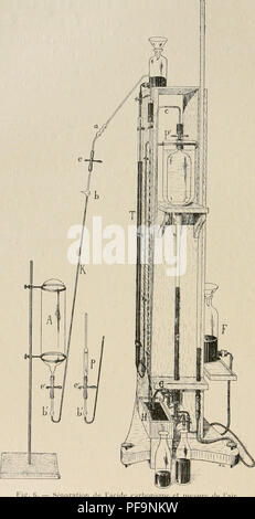 . ¨ me DeuxiÃ expÃ©dition antarctique francaise (1908-1910) : Sciences physiques : documents scientifiques.. Expéditions scientifiques ; l'Antarctique. 28 ÃTUDES SUR LES EAUX. MÃTÃORIQUES redevenues immobiles, sur ouvre en grand la pince r, et de l'on fait fonction- ner la trompe à mer- cure ; celle-ci doit Ãªtre rÃ©glÃ©e de faÃ§sur que le mercure tom- être goutte Ã goutte, trà s¨¨rÃ©guliÃ turation, et opÃ¨re un courant de vitesse telle qu'un litre d'air mette au moins une heure et demie pour traverser le tube K. Le passage de l'air au travers de ce tube n'est pas absolument continu, mais un remplacement par petites saccad Banque D'Images