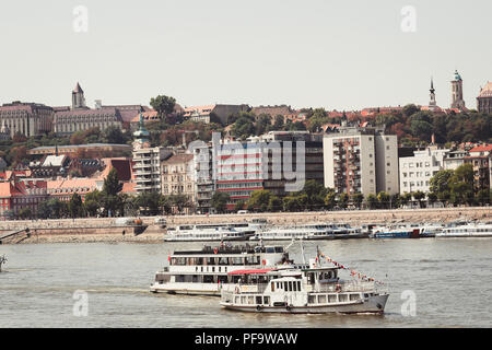 Sur le Danube (Pont Margaret, le jour de la Constitution 20. Août 2018 11h) Budapest, Hongrie Banque D'Images