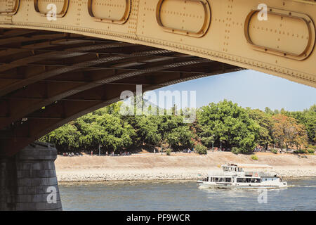 Sur le Danube (Pont Margaret, le jour de la Constitution 20. Août 2018 11h) Budapest, Hongrie Banque D'Images