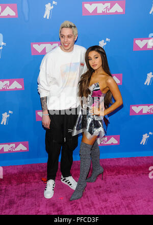 New York, NY, USA. 20e Août, 2018. 20 août 2018 - New York, New York - Pete Davidson, Ariana Grande. 2018 MTV Video Music Awards au Radio City Music Hall. Crédit photo : Mario Santoro/AdMedia Crédit : Mario Santoro/AdMedia/ZUMA/Alamy Fil Live News Banque D'Images