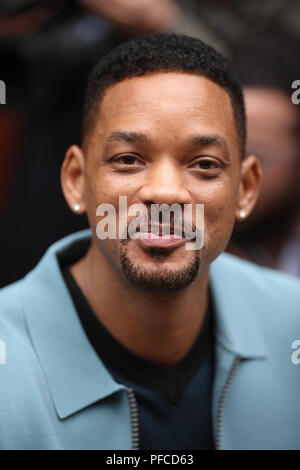 Paris, France. 19 Jan, 2014. Acteur américain Will Smith assiste à la présentation de Lanvin collection automne/hiver 2014/2015 lors de la Paris fashion week Homme mens', à Paris, France, 19 janvier 2014. Paris Homme mens' défilés de fonctionner jusqu'au 19 janvier 2014. Credit : Hendrik Ballhausen -aucun- SERVICE DE FIL dans le monde entier | conditions/dpa/Alamy Live News Banque D'Images