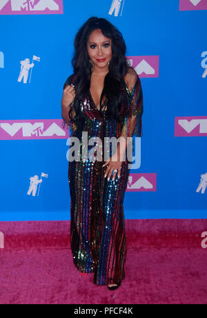 New York, NY, USA. 20e Août, 2018. Nicole Snooki Polizzi arrivant à la 2018 MTV Video Music Awards au Radio City Music Hall de New York le 20 août 2018. Crédit : Diego Corredor Punch/media/Alamy Live News Banque D'Images