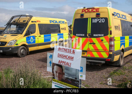 Southport, Merseyside, 21 août 2018. Les équipes de recherche policière, la police de Matrix, le personnel de sauvetage sous-marin et la garde côtière unissent leurs forces pour une recherche importante des marais de l'estuaire de la Ribble Marshside pour avoir disparu Adam Seaton, âgé de 20 ans. Les officiers font appel à l'aide pour repérer Adam, 20 ans, qui a disparu et qui a demandé aux conducteurs qui ont utilisé un parking Southport pour étudier les images de dashcam. Adam Seaton a disparu le jeudi 9 août, et sa voiture a été retrouvée garée plus tard près de Marshland sur la promenade du front de mer. Crédit : MediaWorldImages/Alamy Live News Banque D'Images