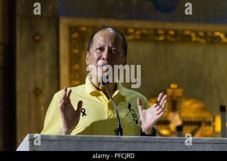 Aux Philippines. Août 21, 2018. L'ancien président Benigno Aquino III s'adresse à ses partisans au cours de la messe commémorant le 35ème anniversaire de l'assassinat de son père. ''Benigno Aquino Jr. Ninoy'' a été assassiné le 21 août 1983 en descendant l'escalier d'un avion à l'Aéroport International de Manille. Crédit : J Gerard Seguia/ZUMA/Alamy Fil Live News Banque D'Images