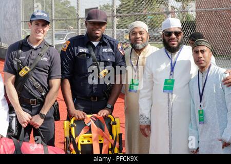 Jamaica Queens. Août 21, 2018. La Jamaïque, Queens, New York, le 21 août 2018 - Les participants au cours de l'Eid Mubarak célébrations dans la Jamaïque des reines. Promu par le centre musulman de la Jamaïque (JMC) que cervices l'un des plus importants de la communauté musulmane aux Etats-Unis. Photos : Luiz Rampelotto/EuropaNewswire | Conditions de crédit dans le monde entier : dpa/Alamy Live News Banque D'Images