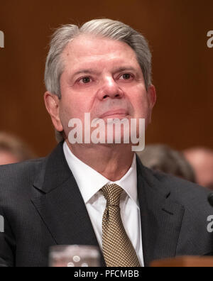 Eugene L. Dodaro, Contrôleur général des États-Unis, US Government Accountability Office, témoigne devant le comité du Sénat des États-Unis sur la sécurité intérieure et les affaires gouvernementales au cours d'une audition intitulée "Examen de la CMS Les efforts de lutte contre la fraude Medicaid et les paiements en trop" sur la colline du Capitole à Washington, DC le mardi 21 août, 2018. Credit : Ron Sachs/CNP /MediaPunch Banque D'Images