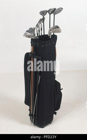 Sac de golf remplis de clubs de golf Banque D'Images