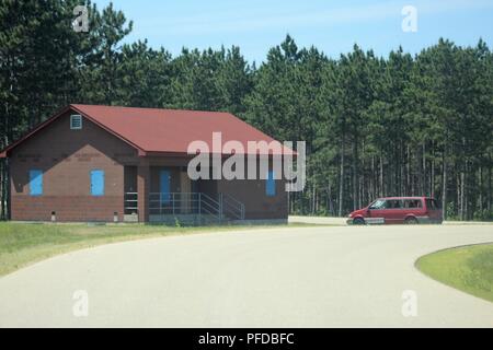 Une vue extérieure de l'aire de la Fort McCoy armes combinées (Centre de formation collective CACTF) complexe est indiqué le 7 juin 2018, à Fort McCoy, Wisconsin Le CACTF fournit un large éventail d'environnements de formation. Le complexe, construit au coût de plus de 14 millions de dollars, a été achevée à la fin de 2012. La première utilisation de l'CACTF pour la formation a été par le Bureau fédéral d'enquête en mars 2013. Depuis, des centaines de différentes unités militaires ainsi que les organismes d'application ont fait usage de l'installation. Banque D'Images