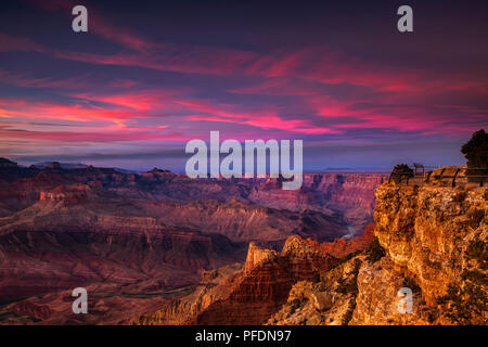 Ciel dramatique au coucher du soleil sur le Grand Canyon Banque D'Images