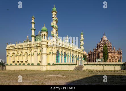 Gujarat, Inde , Junagarh, Décembre 11,2014 Vue d'Jammi Mosquée et tombeau de Mahabat Khan. Banque D'Images