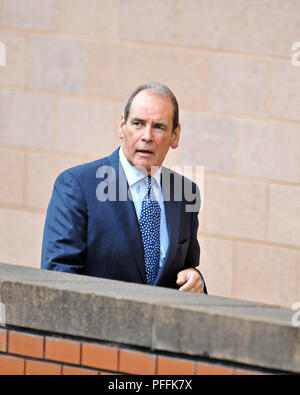 Sir Norman Bettison arrive à Preston le Tribunal de la Couronne, lorsqu'une demande d'arrêter les poursuites engagées contre l'ancien West Yorkshire et du chef de la police de Merseyside pour inconduite à la suite de la catastrophe est due à Hillsborough se faire entendre. Banque D'Images