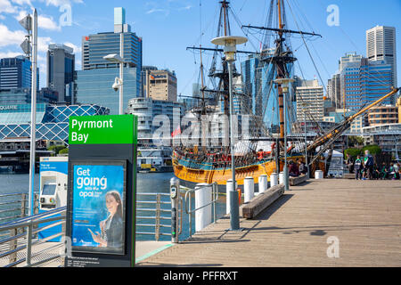 Le HMAS Endeavour navire réplique à Darling Harbour, Sydney, Australie Banque D'Images