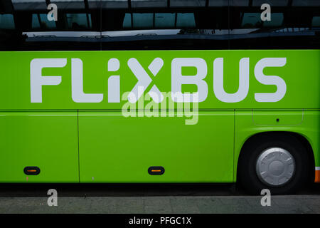 Flixbus intercity bus. Flixbus est une marque qui offre des services d'autocars dans toute l'Europe Banque D'Images