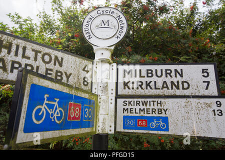 Un signe dans le village rural de Cawdor dans l'Eden Valley, Cumbria, Royaume-Uni. Banque D'Images