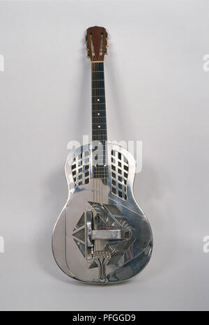 Guitare à résonateur, ch. Années 1930, front view Banque D'Images