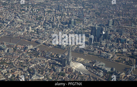 Vue panoramique sur Londres prise à 3 000 mètres d'un avion Banque D'Images