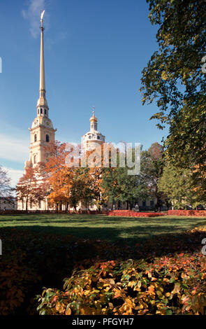 La Russie, Saint-Pétersbourg, Petrograd, flèche de Cathédrale Saints Pierre et Paul. Banque D'Images