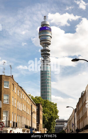 L'emblématique BT Tower à Fitzrovia, Londres. Banque D'Images