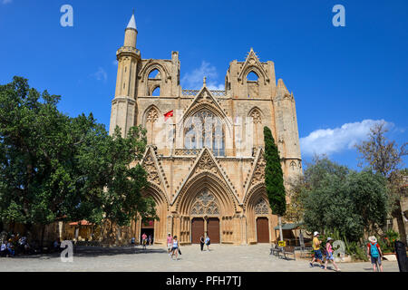 Cathédrale Saint-nicolas (Lala Mustafa Pacha Mosquée) dans la vieille ville de Famagouste (Gazimagusa) dans la République turque de Chypre du Nord Banque D'Images