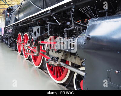 Roues d'entraînement et de l'accouplement de tiges latérales de la locomotive à vapeur 1935 KF classe utilisée par le Gouvernement chinois des Chemins de Banque D'Images