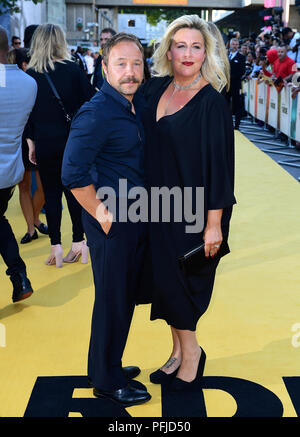 Stephen Graham (à gauche) et Hannah Walters participant à la première au Meyers Manx BFI Southbank à Londres. Banque D'Images