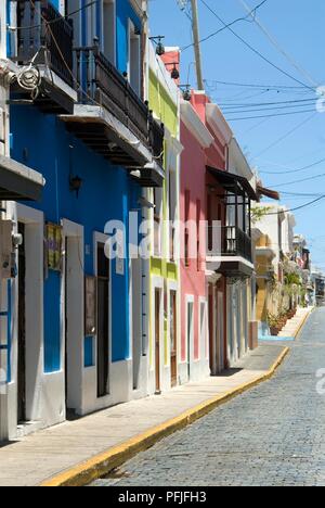 Puerto Rico, San Juan, Calle de San Sebastian, de maisons colorées street Banque D'Images