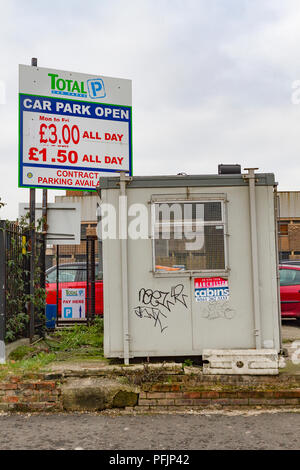 Parking et Guérite à Manchester Banque D'Images