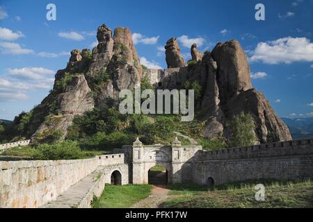 La Bulgarie, forteresse naturelle construite en rock formation au-dessus de Belogradchik Banque D'Images