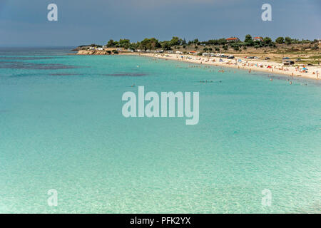 Vue panoramique sur la plage d''Agios Ioannis à péninsule Sithonia, Halkidiki, Macédoine Centrale, Grèce Banque D'Images