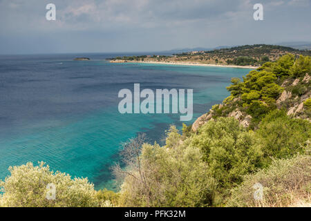 Vue panoramique sur la plage d''Agios Ioannis à péninsule Sithonia, Halkidiki, Macédoine Centrale, Grèce Banque D'Images