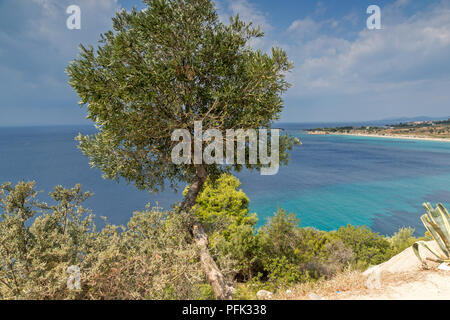 Vue panoramique sur la plage d''Agios Ioannis à péninsule Sithonia, Halkidiki, Macédoine Centrale, Grèce Banque D'Images