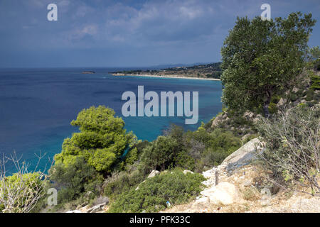 Vue panoramique sur la plage d''Agios Ioannis à péninsule Sithonia, Halkidiki, Macédoine Centrale, Grèce Banque D'Images