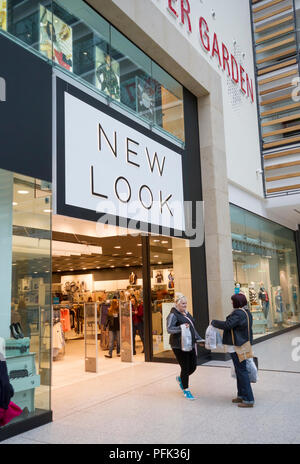 L'intérieur de la Manchester Arndale Centre commercial à Manchester, Angleterre. Banque D'Images